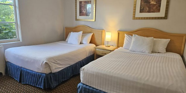 Top Luxury Hotels in Aurora, IL