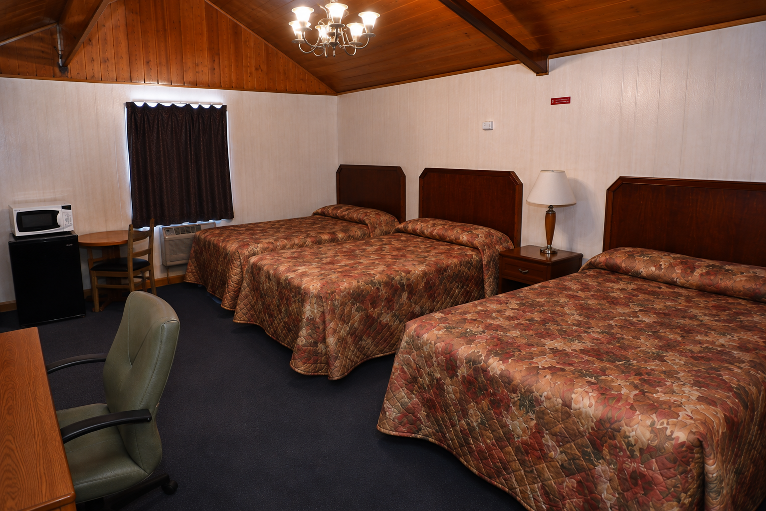 Triple Bed Room